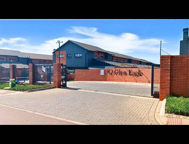 2 BEDROOM TOWNHOUSE FOR SALE IN MONTANA